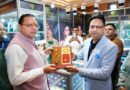 मुख्यमंत्री धामी ने देहरादून में सर्राफ मंडल की भव्य एग्जीबिशन का किया अवलोकन,आभूषणों, पारंपरिक डिजाइनों और स्वर्णकारों की कला एवं हुनर को सराहा 