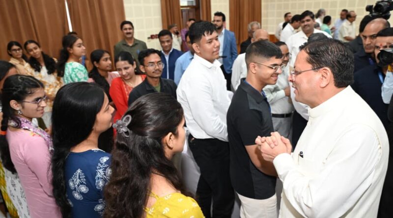 सीएम धामी ने किया निःशुल्क ऑनलाइन कोचिंग योजना का शुभारंभ – 11 हजार विद्यार्थियों को मिलेगी  सुविधा