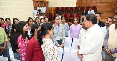 धामी सरकार की  युवाओं को एक और बड़ी सौगात -उत्तराखंड के मुखिया ने किया ‘मुख्यमंत्री युवा भविष्य निर्माण योजना’ का आगाज़, कहा – संसाधनों और अवसरों की कमी किसी प्रतिभाशाली युवा के सपनों की राह में नहीं बनेगी बाधा