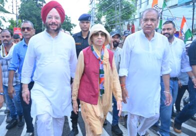 कांग्रेसियों ने किया मुख्यमंत्री आवास कूच , प्रदेश प्रभारी कुमारी शैलजा ने कहा, पार्टी के राष्ट्रीय अध्यक्ष मल्लिकार्जुन खड़गे का अपमान लोकतांत्रिक और संवैधानिक मूल्यों का अपमान 