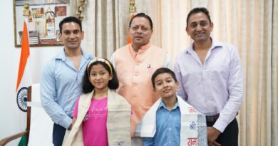सीएम धामी से की उत्तराखंड के नन्हे पर्वतारोही मास्टर रियांश पंत और प्रिशा रावत ने मुलाकात,  कम उम्र में माउंट किलिमंजारो चोटी का  आरोहण करने पर दी बधाई