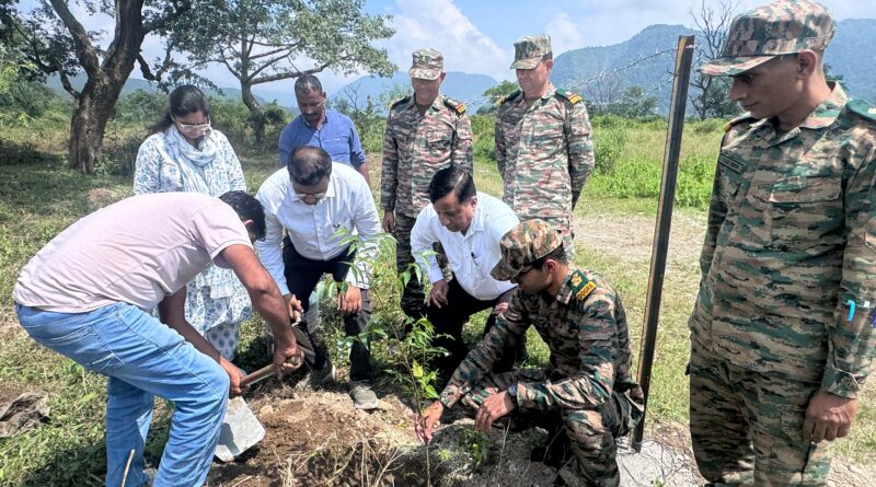 विकास के साथ पर्यावरण संरक्षण को प्राथमिकता – एमडीडीए वीसी तिवारी के नेतृत्व में रायपुर आर्मी फायरिंग रेंज में फलदार और जड़ी-बूटी वाले पौधों का किया गया रोपण, सुरक्षा के लिए वायरिंग और दो साल के रखरखाव की व्यवस्था विकास के साथ पर्यावरण संरक्षण को प्राथमिकता – एमडीडीए वीसी तिवारी के नेतृत्व में रायपुर आर्मी फायरिंग रेंज में फलदार और जड़ी-बूटी वाले पौधों का किया गया रोपण, सुरक्षा के लिए वायरिंग और दो साल के रखरखाव की व्यवस्था
