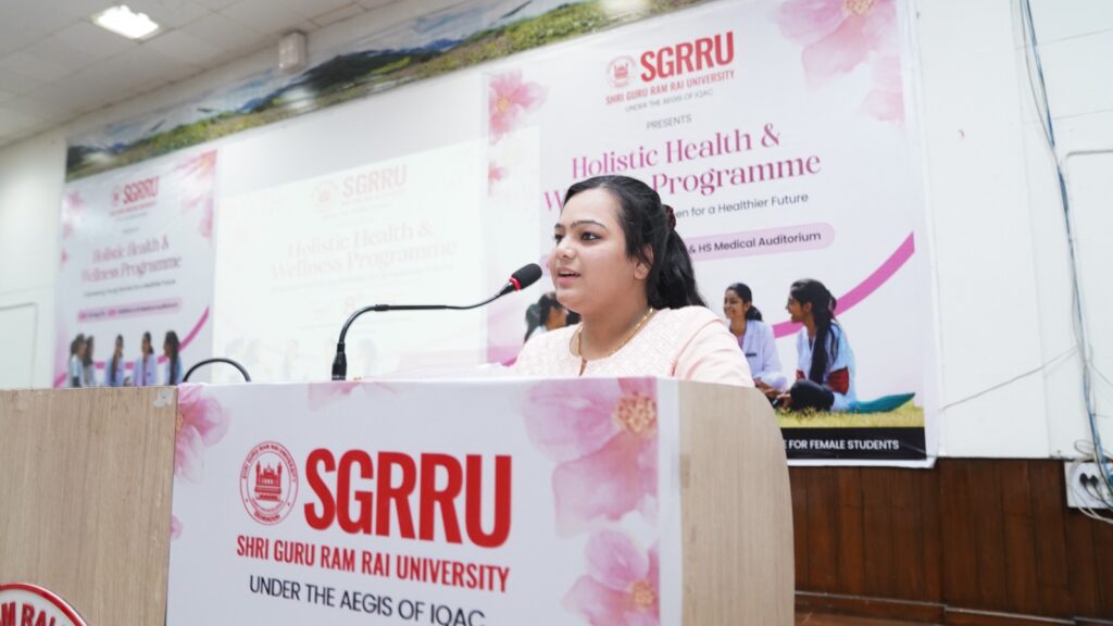 महिला स्वास्थ्य, मानसिक स्वास्थ्य, त्वचा, पोषण और योग पर विशेषज्ञ चिकित्सकों ने साझा किए महत्वपूर्ण टिप्स –  हैल्थ मंत्र से सशक्त हुईं श्री गुरु राम राय    विश्वविद्यालय में छात्राएं 