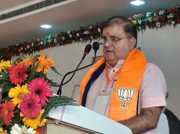 प्रदेश अध्यक्ष महेंद्र भट्ट ने कहा – नकारात्मकता का पर्दाफाश कर, विकास के मुद्दे पर जनविश्वास हासिल करेगी भाजपा प्रदेश अध्यक्ष महेंद्र भट्ट ने कहा – नकारात्मकता का पर्दाफाश कर, विकास के मुद्दे पर जनविश्वास हासिल करेगी भाजपा