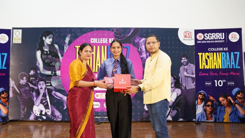 एसजीआरआरयू में हुआ ‘कॉलेज के टशनबाज’ का भव्य आयोजन -गायन, गिटार, मिमिकरी और शानदार प्रस्तुतियों से युवाओं ने दिखाया अपना हुनर