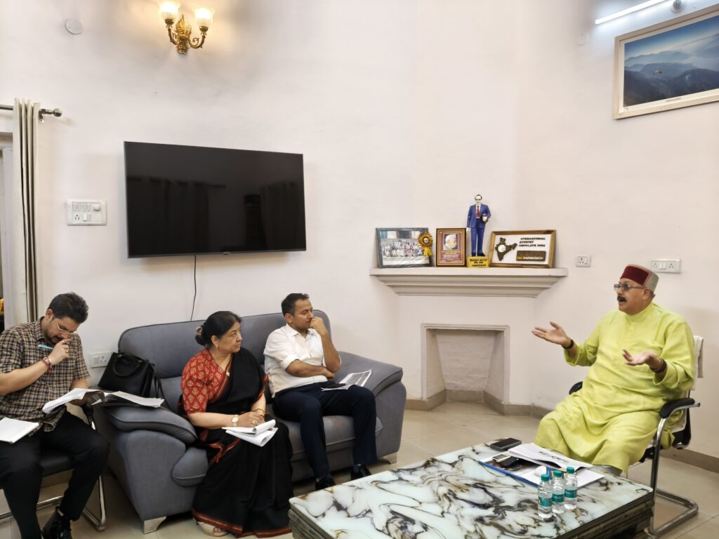 कैबिनेट मंत्री महाराज ने कहा , सेवा संकल्प अभियान मोदी के विकसित भारत-2047 का संकल्प, तैयारियों को लेकर  अपने अधिनस्थ विभाग के अधिकारियों के साथ की विस्तृत चर्चा एवं मथन