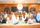मुख्य अतिथि कैबिनेट मंत्री जोशी की मौजूदगी में मसूरी नगर पालिका परिषद में मनोनीत पांच सदस्यों को अध्यक्ष मीरा सकलानी ने दिलाई पद व गोपनीयता की शपथ मुख्य अतिथि कैबिनेट मंत्री जोशी की मौजूदगी में मसूरी नगर पालिका परिषद में मनोनीत पांच सदस्यों को अध्यक्ष मीरा सकलानी ने दिलाई पद व गोपनीयता की शपथ