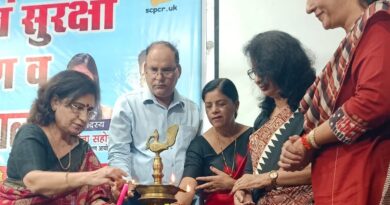 उत्तराखण्ड राज्य बाल अधिकार संरक्षण आयोग के कार्यक्रम में बोलीं अध्यक्ष डॉ गीता खन्ना – समाज को अपनी सामूहिक जिम्मेदारी समझते हुए बच्चों के लिए सुरक्षित, संवेदनशील एवं सहयोगी वातावरण तैयार करना होगा उत्तराखण्ड राज्य बाल अधिकार संरक्षण आयोग के कार्यक्रम में बोलीं अध्यक्ष डॉ गीता खन्ना – समाज को अपनी सामूहिक जिम्मेदारी समझते हुए बच्चों के लिए सुरक्षित, संवेदनशील एवं सहयोगी वातावरण तैयार करना होगा