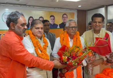 पूर्व प्रदेश प्रभारी एवं प्रदेश अध्यक्ष के नेतृत्व में सैकड़ों बसपा पदाधिकारियों एवं कार्यकर्ता हुए भाजपाई, महेंद्र भट्ट ने कहा- 27 में हरिद्वार भी तोड़ेगा मिथक, प्रदेश में भाजपा की हैट्रिक में बनेगा सहभागी पूर्व प्रदेश प्रभारी एवं प्रदेश अध्यक्ष के नेतृत्व में सैकड़ों बसपा पदाधिकारियों एवं कार्यकर्ता हुए भाजपाई, महेंद्र भट्ट ने कहा- 27 में हरिद्वार भी तोड़ेगा मिथक, प्रदेश में भाजपा की हैट्रिक में बनेगा सहभागी