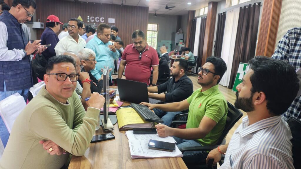 नगर निगम देहरादून में बल्क वेस्ट जनरेटर  पंजीकरण शिविर का आयोजन -होटल, मॉल, बैंक्वेट हॉल सहित  व्यावसायिक एवं संस्थागत प्रतिष्ठानों के प्रतिनिधि रहे शामिल 