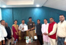 पीड़ित विद्युतकर्मी ने एसएसपी से की मुलाकात, फोन पर अभद्रता और बिजलीघर पहुंचकर धमकाने का भी आरोप लगाया ,निष्पक्ष जांच, कानूनी कार्रवाई और परिवार की सुरक्षा की मांग उठाई 